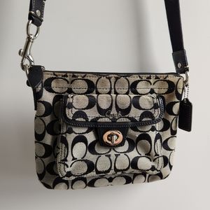Coach Crossbody Sig pocket SWP black white